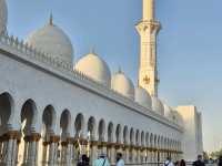 🗓️ Itinerary (Updated Day 3 – Abu Dhabi Mosque)