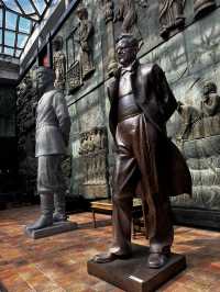 🎨 Unlock Your Eyes to Art: Gallery of Genius Zuraab Tsereleli Right in Moscow's Heart! 