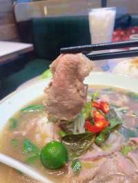 啟德正宗越南菜😋生牛肉河超出色！