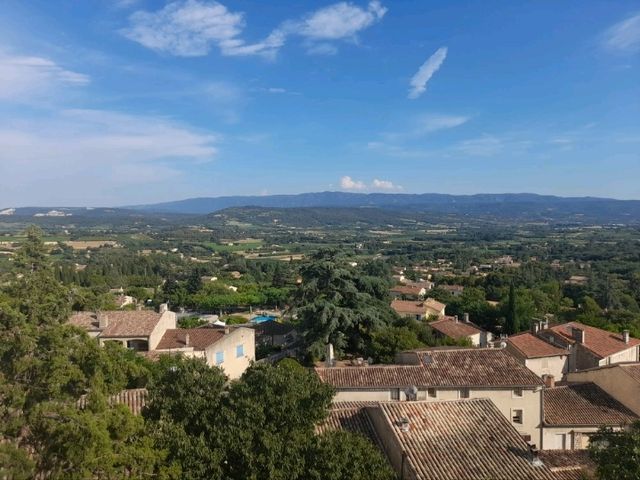 Beautiful Saint Saturn les Apt, Provence