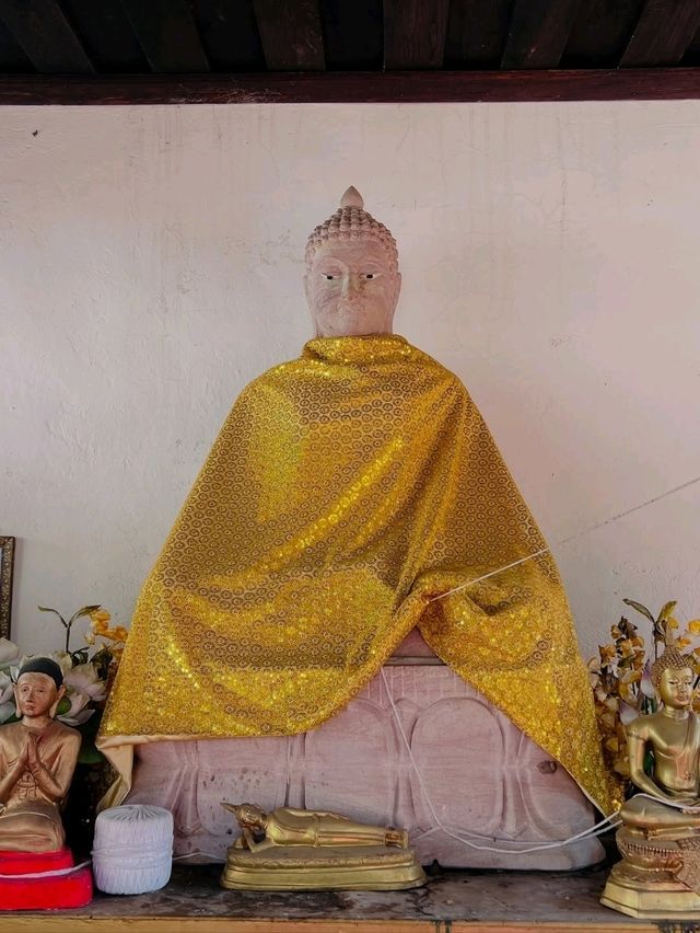 Wat Lai Hin Luang — Timeless Lanna Craftsmanship in Lampang