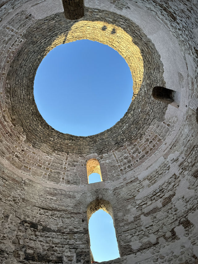 Timeless Split Views🏛️