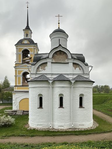 土塁に囲まれたロシア最古の教会のひとつ。 | Trip.com ロストフ