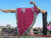 A Floral Oasis of Wonders! 🇦🇪