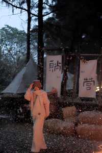 杭州下雪了解鎖冬天第一場雪地露營
