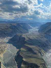 新疆天山的北麓瑰寶，「大地的血管」——安集海大峽谷！