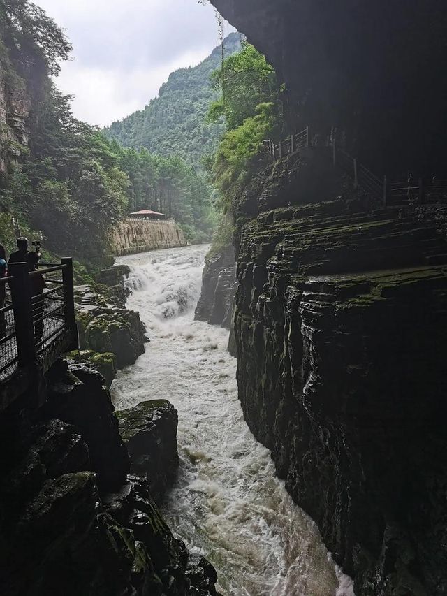 騰龍洞，一場與大自然的奇妙邂逅