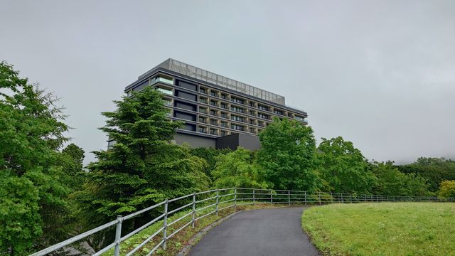 建在賽車博物館中的富士賽道酒店超酷炫，富士山景無敵