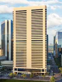 🏔️✨ Denver Dreams: Luxe Sleeps at The Ritz-Carlton! 🌟
