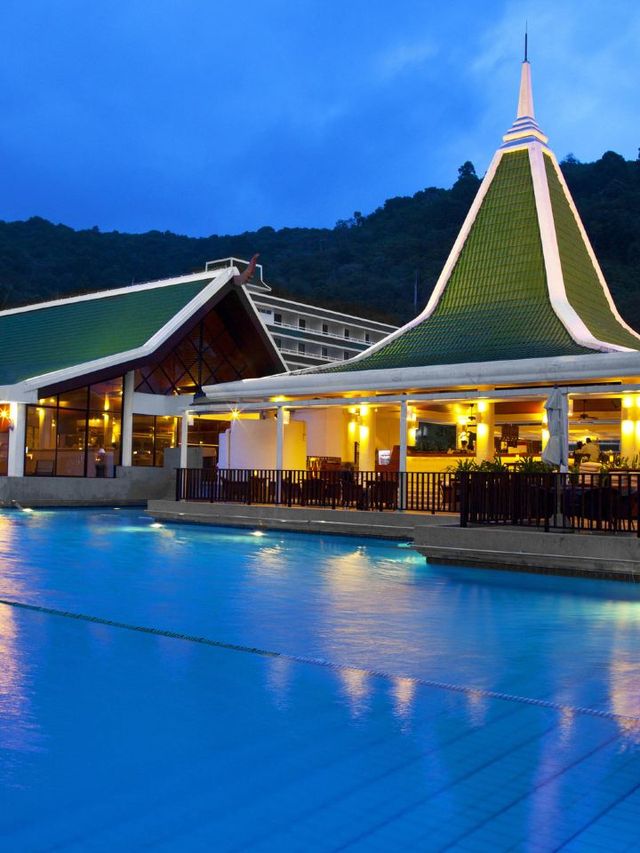 🌴 Phuket's Hidden Gem: Le Méridien Beach Bliss 🏖️