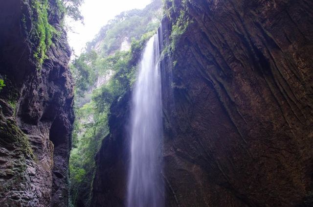 探秘龍水峽地縫，邂逅地球的美麗傷痕