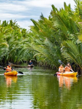 🌟 Unwind in Kampot: RiverTree Villa's Riverside Retreat 🛶