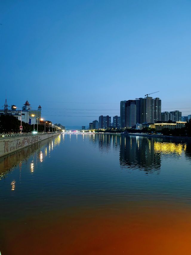 張家口市。