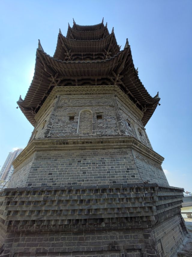 建築用時最長嘅古塔一一中江塔。