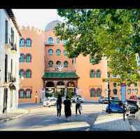 Catch sunsets at Alhambra Palace 