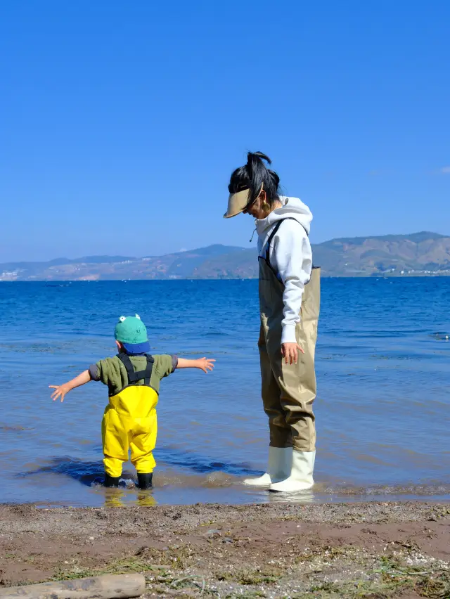 Great for Kids | I thought Erhai Lake was beautiful until I came here...