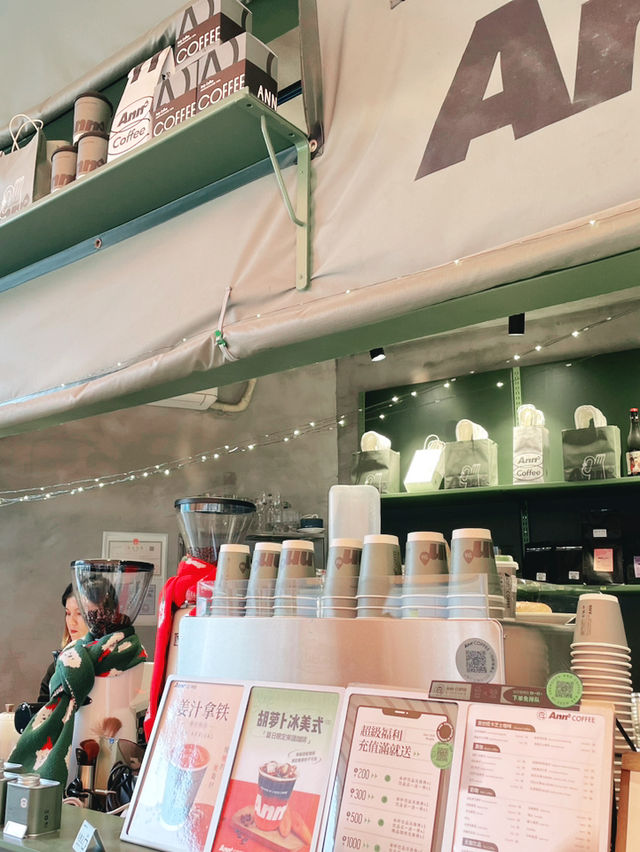 休閒嘆咖啡☕️ 渡過一個chill嘅周末下午😃