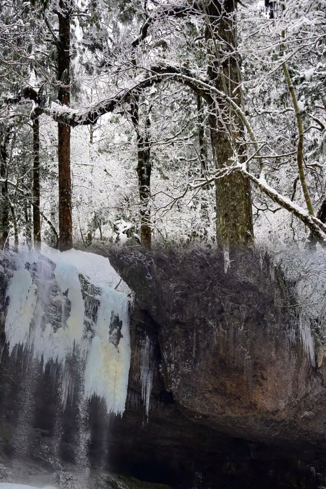 不用出國門，就在成都周邊就能找到這麼美的冰雪仙境！