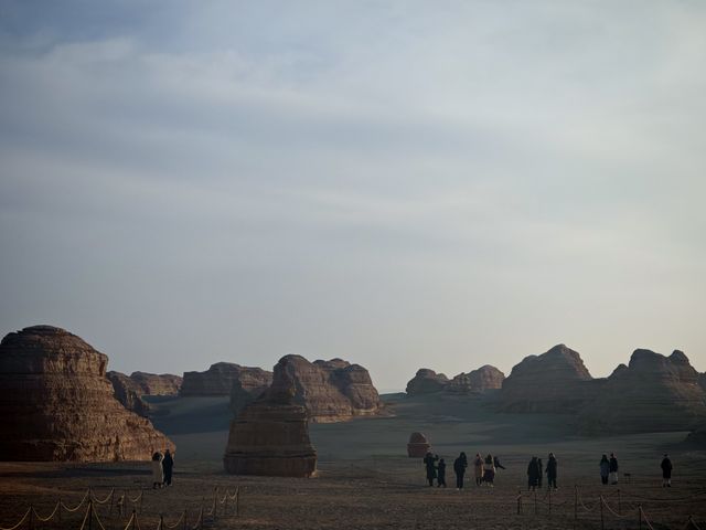 探秘雅丹魔鬼城：一場穿越時空的奇幻之旅