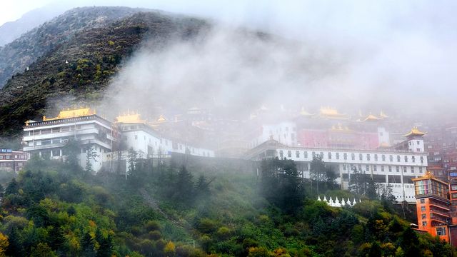 藏地.大山深處噶陀寺