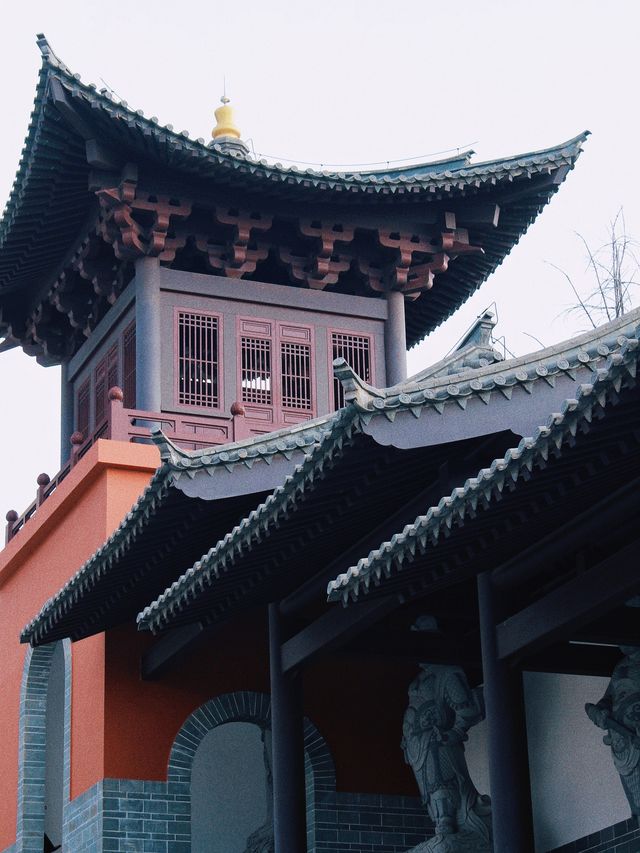 比起雞足山，我更喜歡這常年香火旺盛