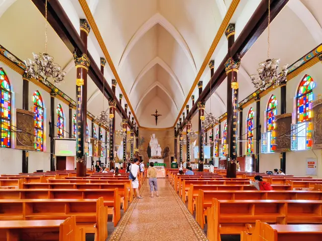 Check in at Guiyang's largest Catholic church