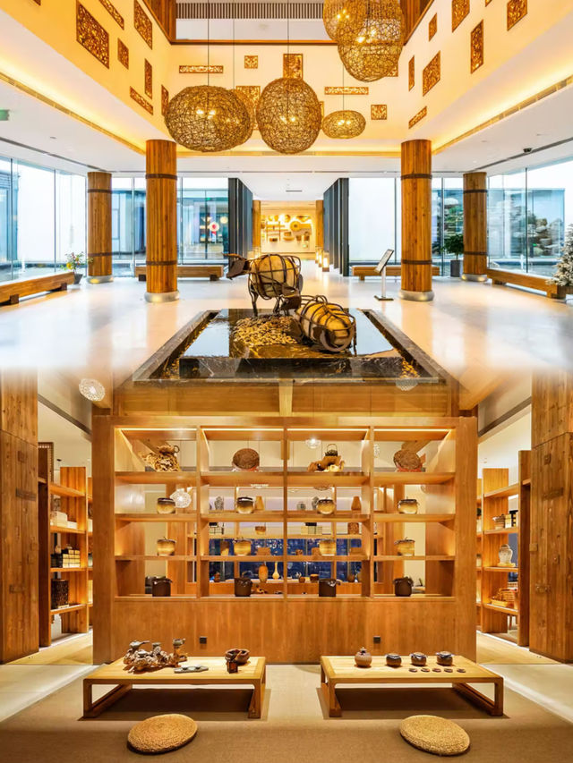 這裡簡直就是孩子的天堂，入住現實版富春山居船屋