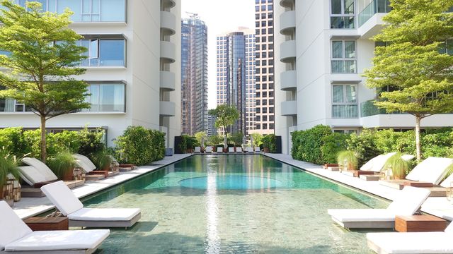 新加坡艾迪遜酒店走極簡風格，空中泳池算係唔錯嘅亮點