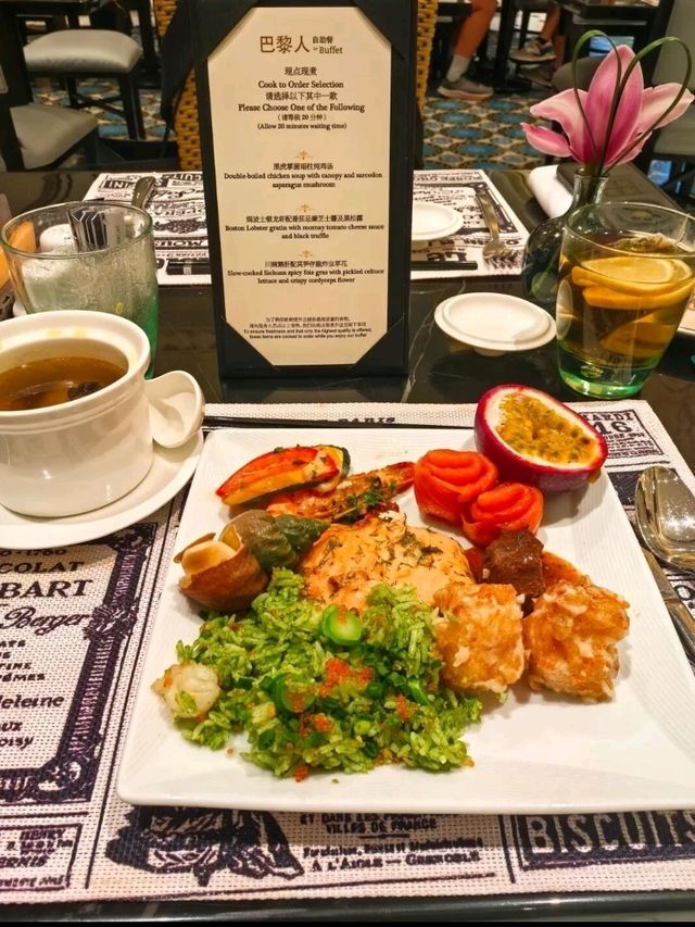 澳門巴黎人必吃！鐵塔下的豪華自助餐，芝士龍蝦、鵝肝任食攻略 