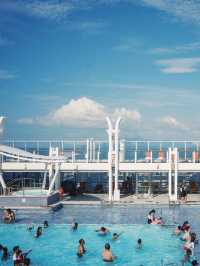 💰Singapore hotels are crazy expensive… good thing I sleep on a ship!