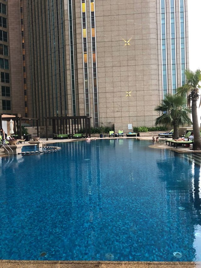 阿布扎比千禧酒店 | 醉人海濱景緻   酒店：阿布扎比千禧酒店（Millennium Cor
