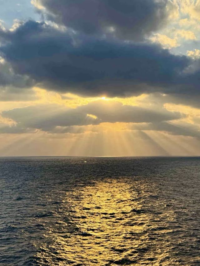 與海風作伴的三日旅程，一場從香港到沖繩的海上詩篇 📖💫