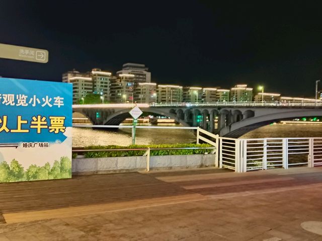 夜晚漫步感受建築魅力  百年東街 10月内地游