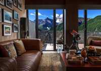 稻城亞丁必住！躺在房間就能看日照金山的神仙酒店