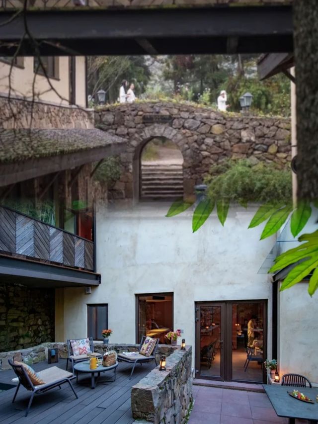 雲端秘境，裸心而居