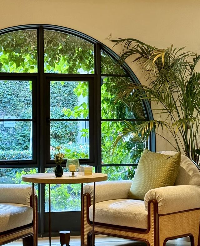 揭秘比佛利山莊頂奢綠洲瑪麗蓮夢露最後住過的酒店