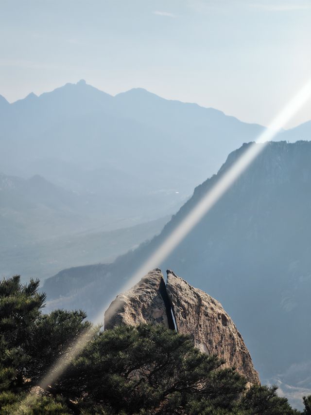 被這座山東秘境美到失語！誰說煙台只有海？藏在棲霞的天崮山簡直是大自然的鬼斧神工！喀斯特地貌+