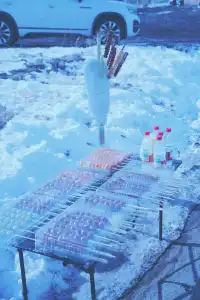 不想上班的小張今天去樺皮嶺