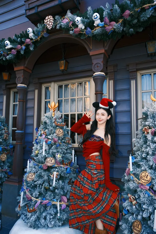 ⁺⁎˚* 𝑯𝑲 𝑫𝒊𝒔𝒏𝒆𝒚 𝒅𝒂𝒚 