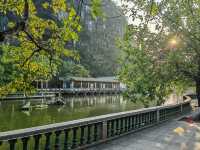 肇慶七星岩|闖入仙氣縈繞的山水畫卷紅蓮橋噴霧封神! 在嶺南也能看「小桂林」!七星岩的喀斯特地貌+