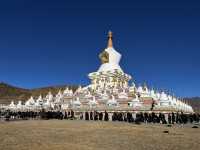 行程進行的時間是12月初，是川西旅行的淡季，雖然因為天氣寒冷和高原反應給到行程中有一些挑戰性，但是除