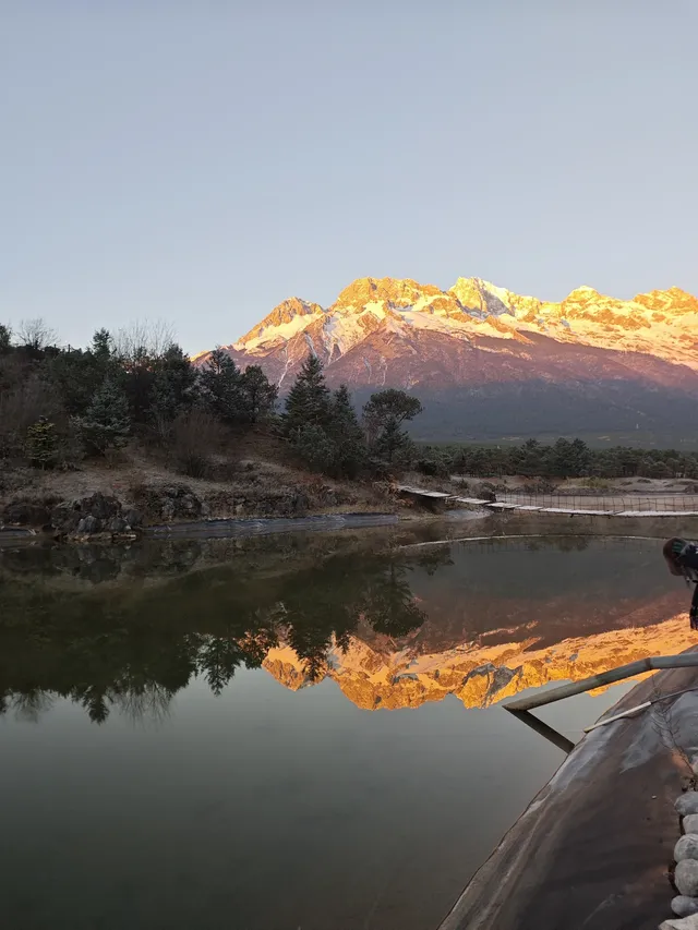 自駕玉龍雪山 牦牛坪藍月谷冰川公園攻略