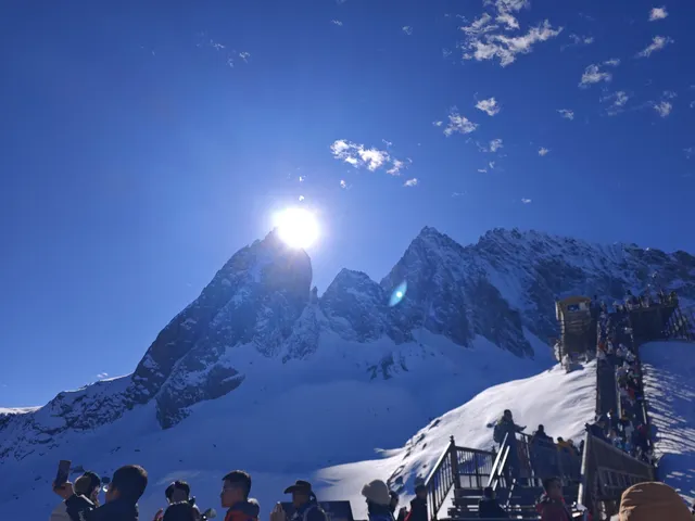 自駕玉龍雪山 牦牛坪藍月谷冰川公園攻略