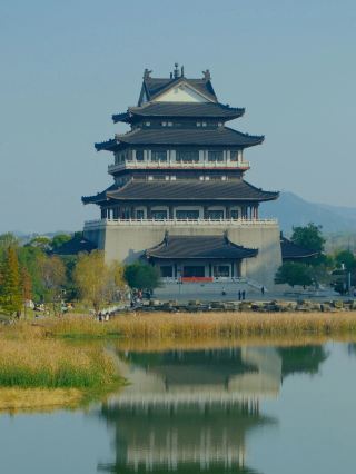 湖畔の秋の風景スポット