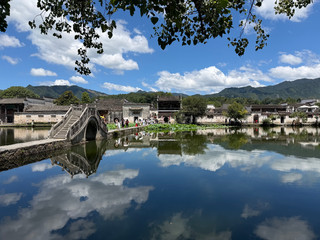 Ink-wash Hongcun | I'd call it the pinnacle of southern Anhui's ancient villages! The fish lantern parade is breathtaking