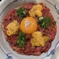 仙台で初の生肉提供店！高級感ある店内で食べるのは極上ユッケ丼