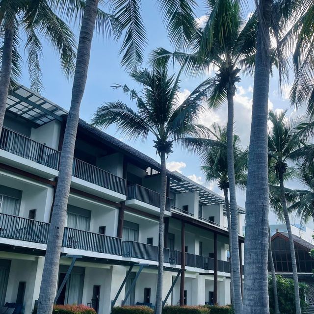 พักผ่อนติดริมทะเลที่ Veranda Resort 