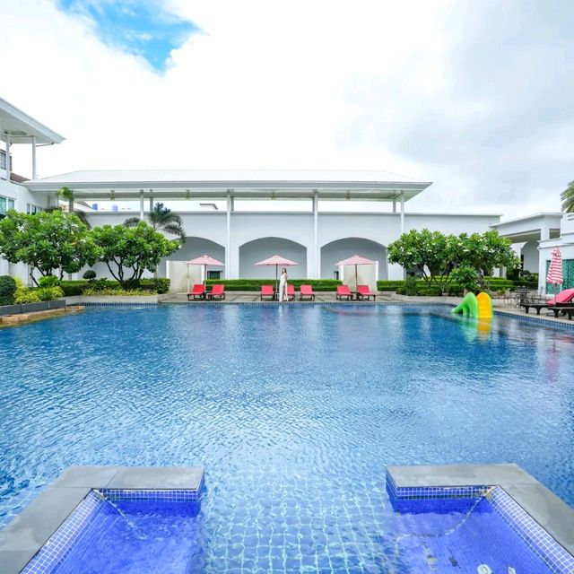 ลากแฟนไปนอนริมหาดจอมเทียนพัทยา วิวพระอาทิตย์​ตกสวยๆ