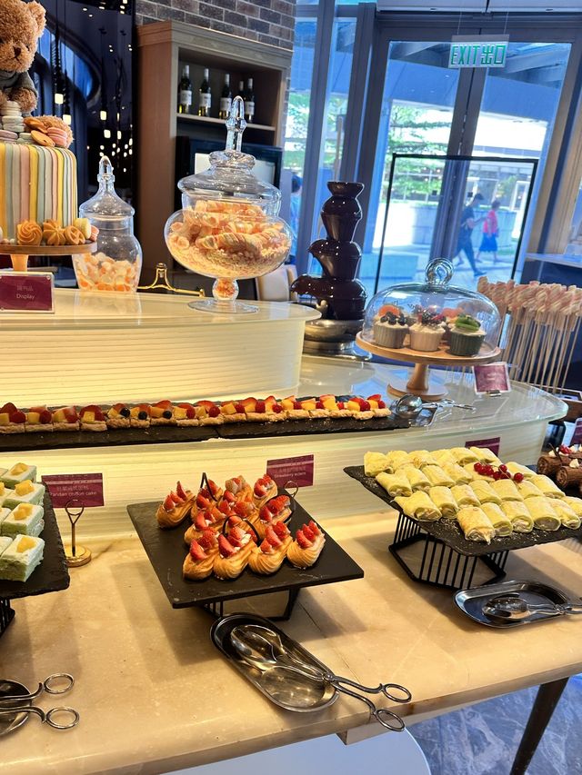 🤩香港九龍東皇冠假日酒店-自助午餐😂