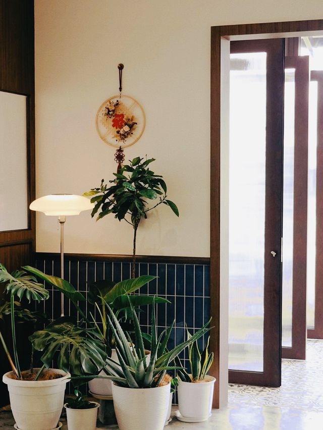 cozy greenery cafe🍰☕️🧁🍹….@BP
